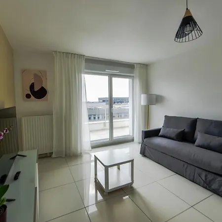 Modern 2-bedroom Apartment, 6 People, 40 Min From Paris Apartmán Courcouronnes