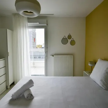 Modern 2-bedroom Apartment, 6 People, 40 Min From Paris Courcouronnes