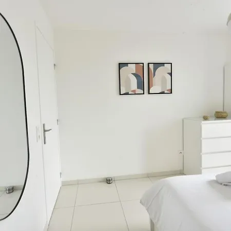 Modern 2-bedroom Apartment, 6 People, 40 Min From Paris Apartmán *